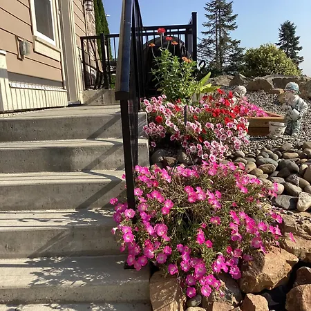 Mountain Retreat 3 Bedroom Garden House Near Heritage Park, Coliseum , Hwy 1, Fishing, Cultus Lake Chilliwack Exterior photo